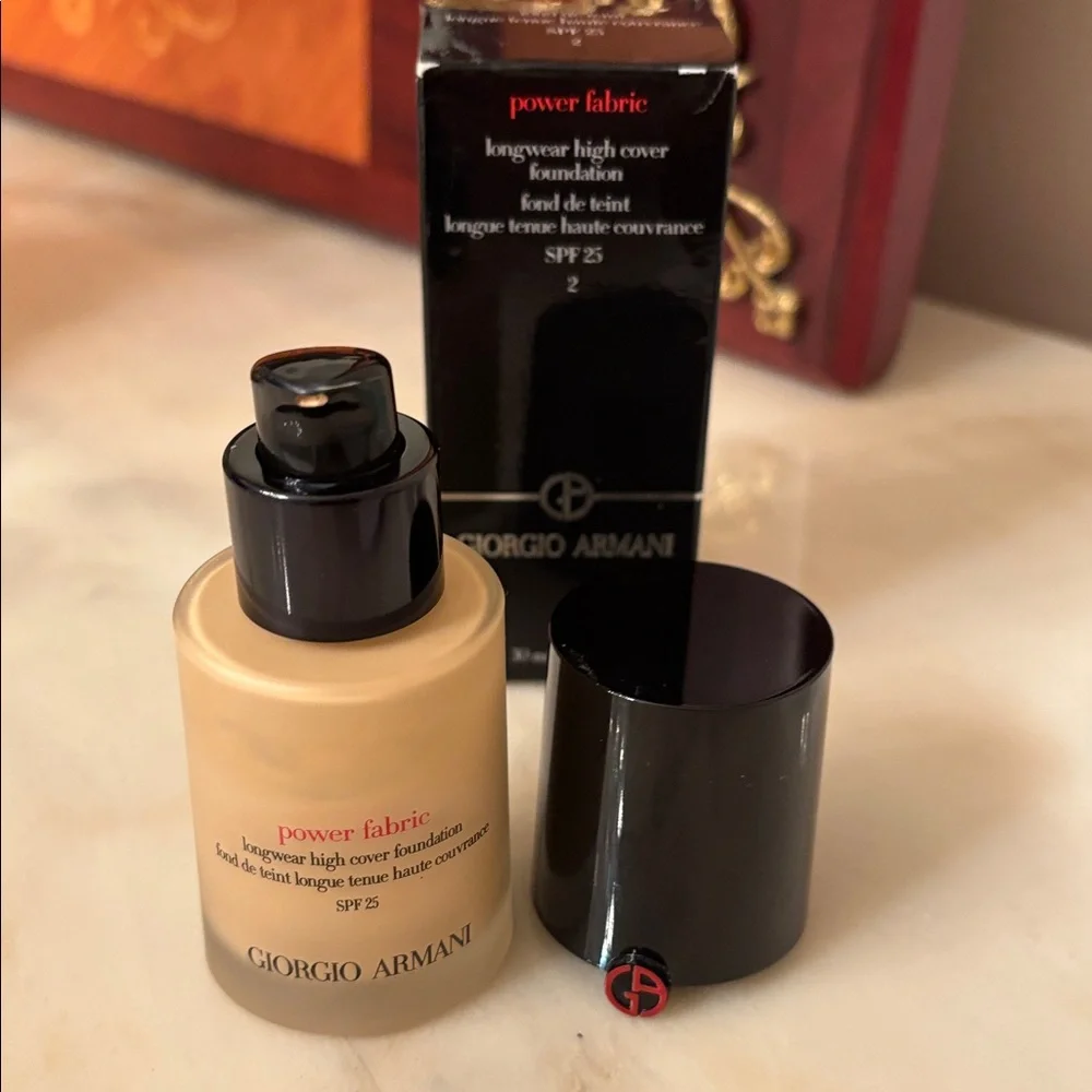 Giorgio Armani Power Fabric longwear high cover foundation SPF 25, 2